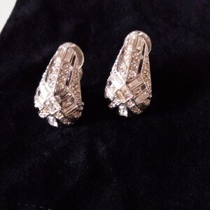 Elegant ST JOHN Vintage Silver Tone Crystal Earrings